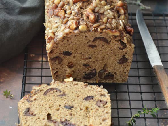 Pain aux olives et tomates séchées