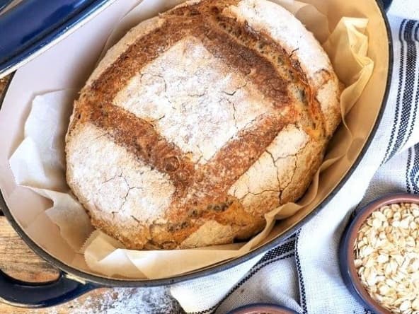 Pain cocotte aux graines fait maison