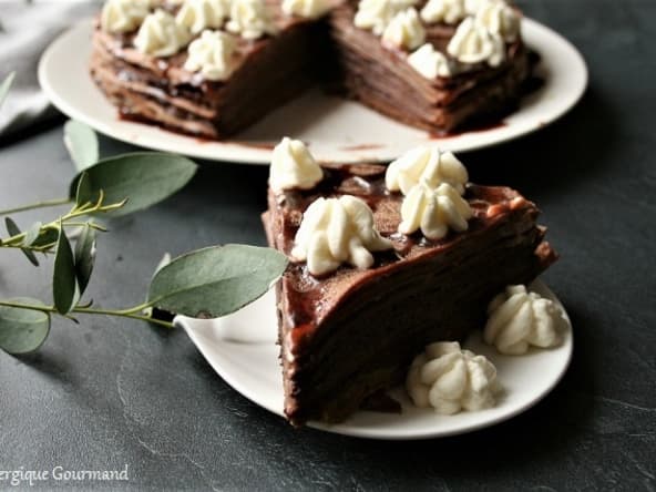 Gâteau de crêpes au chocolat et curd d'orange sans gluten, sans lait, sans œufs, sans allergènes 