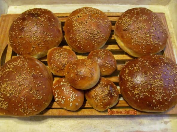 Pains à hamburgers (buns)