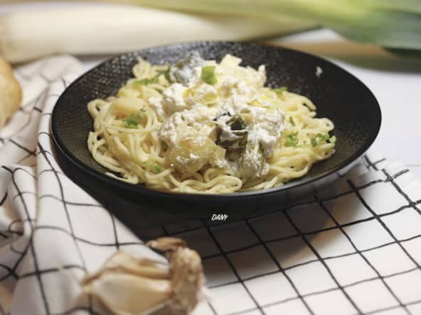 Pâtes à l'ail poireaux et ricotta