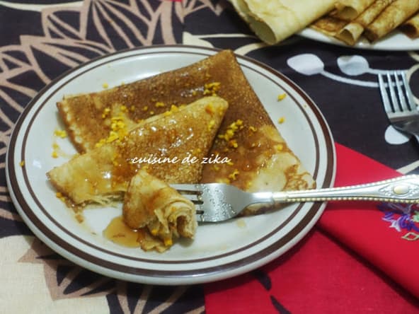 Crêpes au lait concentré sucré-miel pur et zeste d'oranges