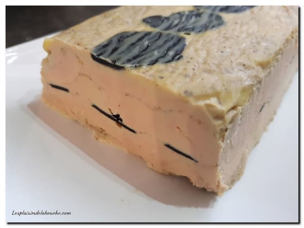 Foie gras à la truffe noire en terrine