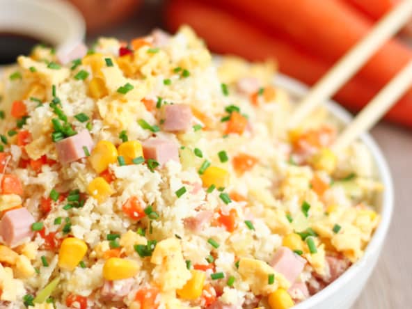 Riz de chou-fleur cantonais prêt en 15 minutes