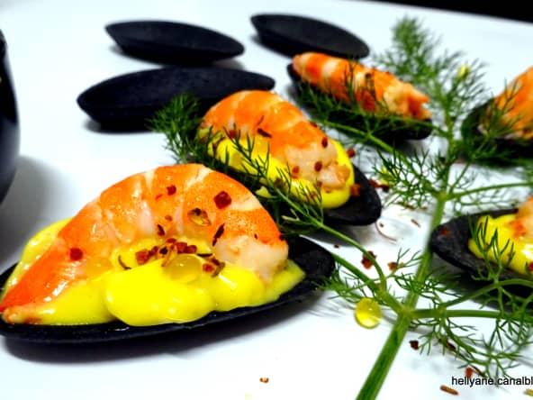 Mini canapé - Fine coupelle sépia - mayonnaise - crevette