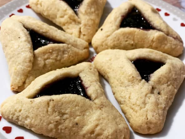 Petits gâteaux bonnets de moine fourrés à la confiture