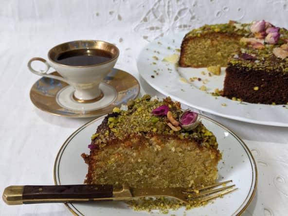 Basboussa à la pistache et à la rose d'après Yotam Ottolenghi