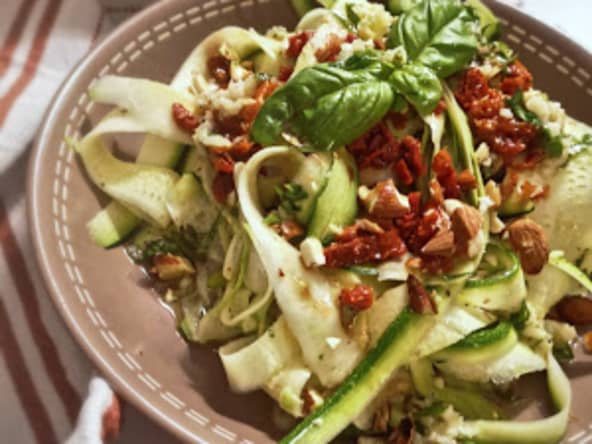 SALADE DE COURGETTES À L'AIL
