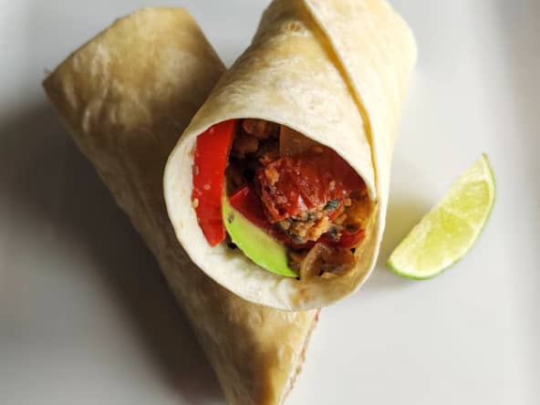 Wraps végétariens complets aux aubergines et champignons