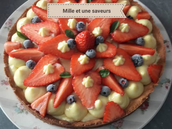 Tarte aux fraises avec sa crème pâtissière parfumée à la fève de tonka et citron