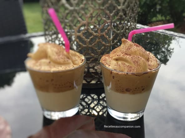 Dalgona coffee ou café fouetté