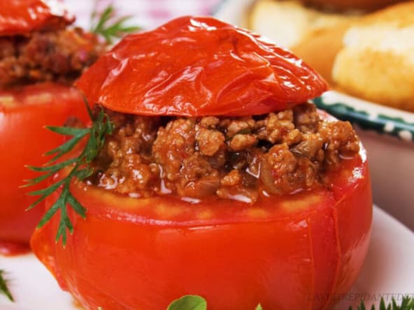 Tomate farcie au boeuf et à la chair à saucisse