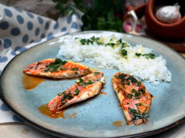 Filets de rougets à l'ail et persil