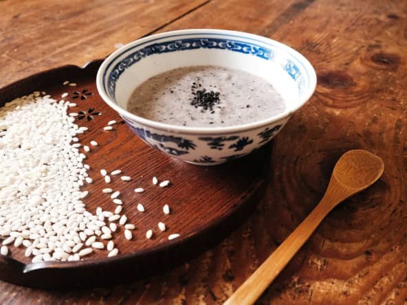 Porridge de riz ou Zhou au sésame noir 粥