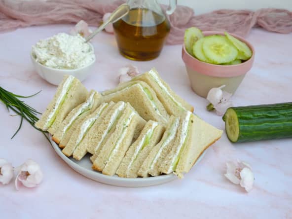 Club sandwiches concombre / fromage ail fines herbes