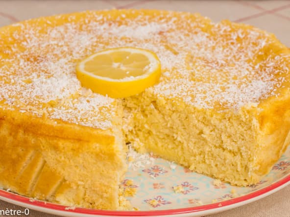 Gâteau moelleux au citron et à la noix de coco