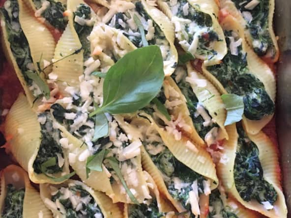 Conchiglioni farcis épinards, ricotta, sauce tomate les couleurs de l'Italie