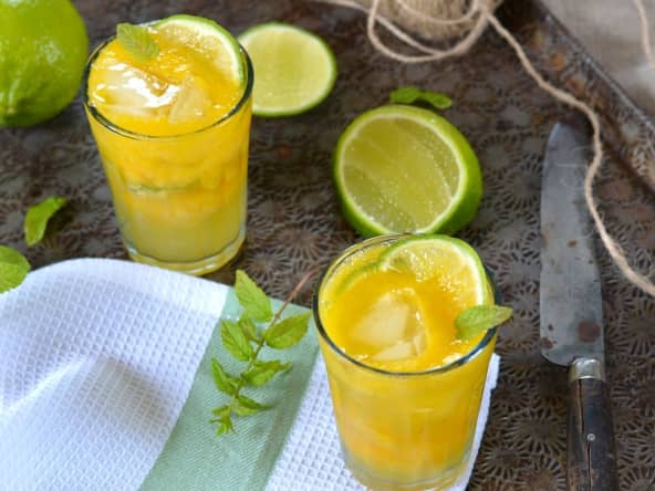 Mocktail à la mangue, gingembre et citron vert pour une fête sans alcool