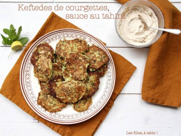 Keftedes de courgettes, sauce au tahini