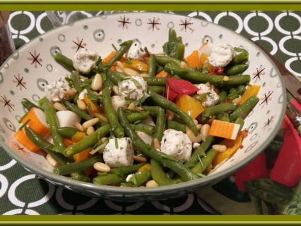 Salade de haricots verts et poivrons marinés
