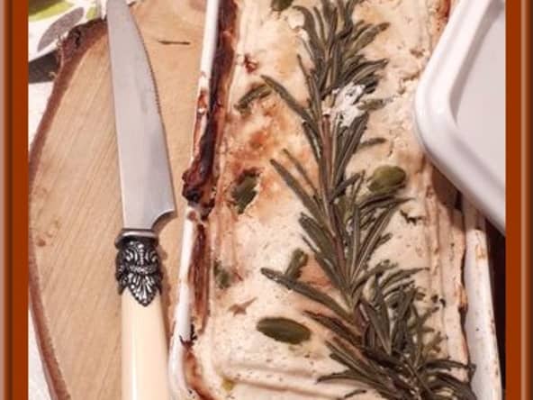 Terrine de poulet aux pistaches