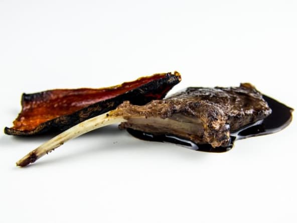 Côtes de chevreuil Volcano : une recette avec cuisson au chalumeau de cuisine