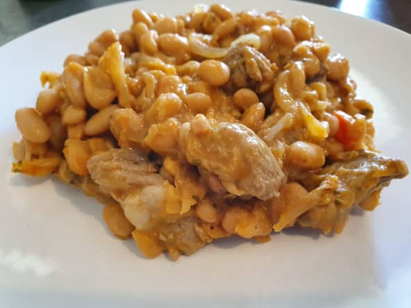 Loubia aux haricots blancs à la sauce rouge, à l'agneau