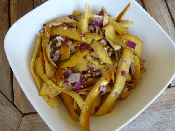 Salade de courgette crue aux tomates séchées