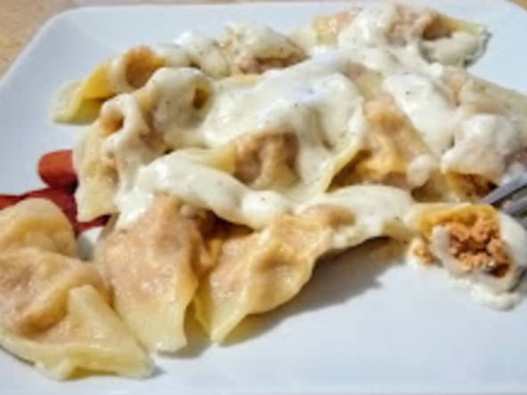 Les raviolis poulet chorizo et sauce parmesan