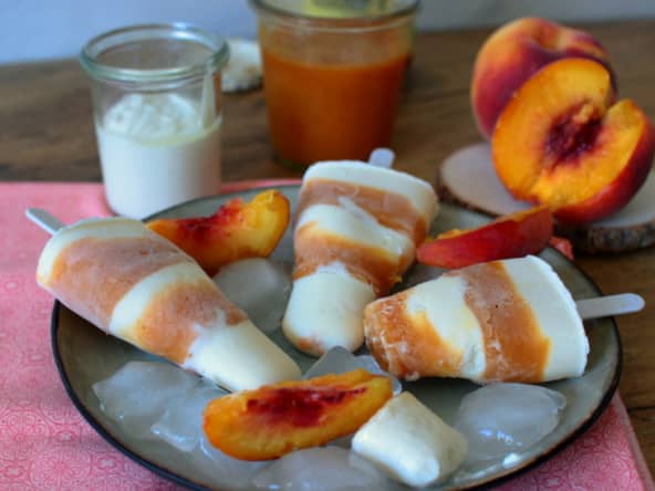 Esquimaux glacés crémeux à la pêche et au yaourt, sans sorbetière