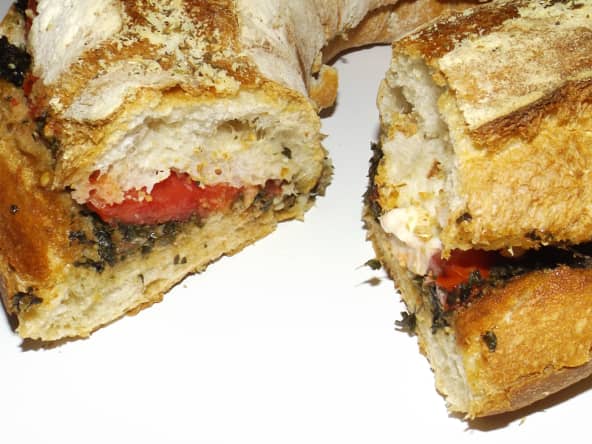 Pain couronne pesto, tomate et mozzarella