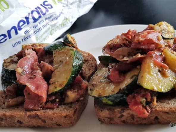 Courgette sautée à la pancetta et au pesto basilic amandes tomates séchées