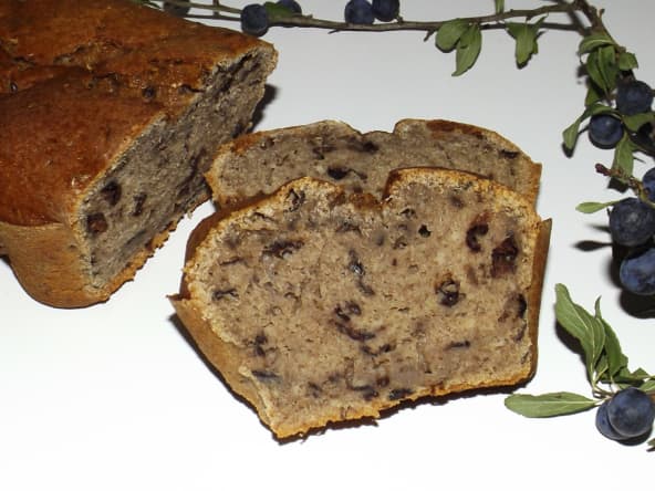 Quatre-quarts sans beurre aux prunelles sauvages