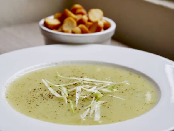 Velouté alcalin de chou fleur, courgette, pommes de terre