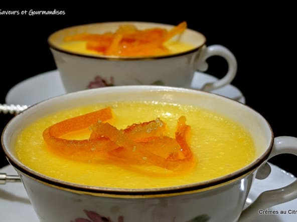 Petites crèmes au citron.