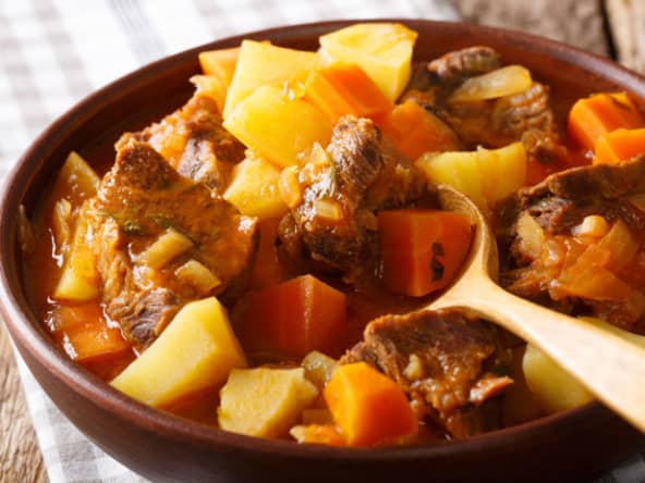 Ragout d'agneau aux pommes de terre et carottes - Recette WW