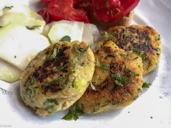 Galettes vegan aux courgettes et aux pois chiches