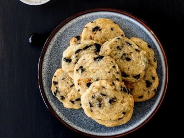 Cookies salés au parmesan et aux olives noires