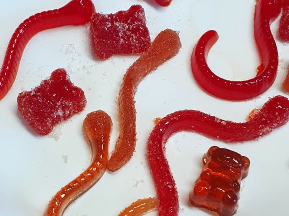 Bonbons maison pour Halloween : des oursons et les serpents