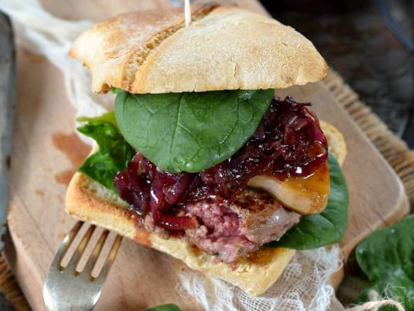 Burger Rossini au foie gras et oignon confit pour les fêtes