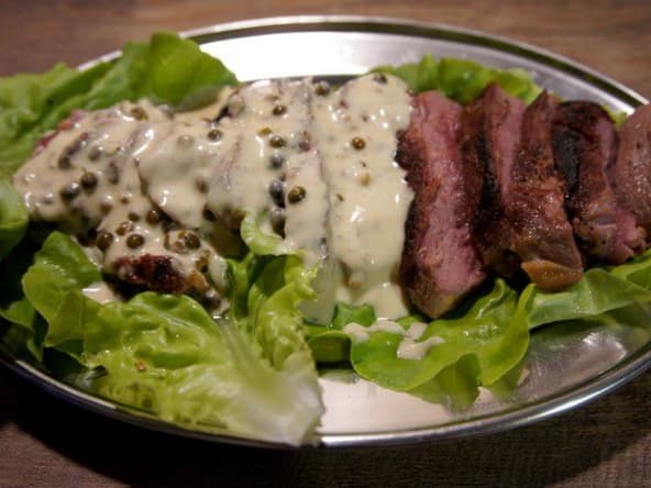 Magret de canard sauce au poivre vert maison