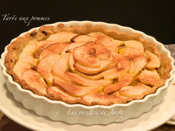 Tarte aux pommes sur compote de physalis pour le dessert