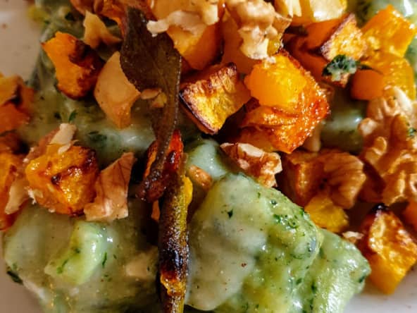 Gnocchi à l’ortie avec gorgonzola, noix, courge butternut