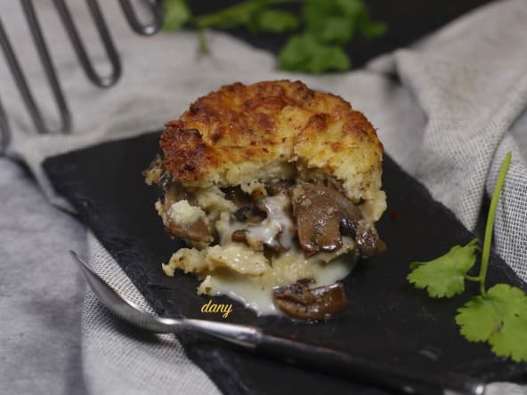 Gâteaux individuels de pommes de terre aux champignons et cancoillotte