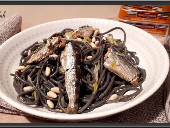 Spaghetti à la fondue de poireaux et sardines