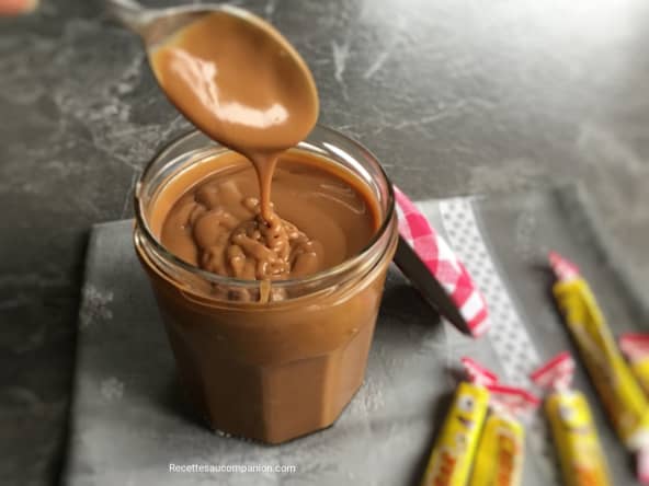 Pâte à tartiner aux carambars pour vos crêpes et gaufres