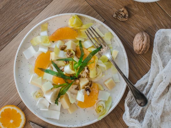 Salade aux endives, oranges et noix