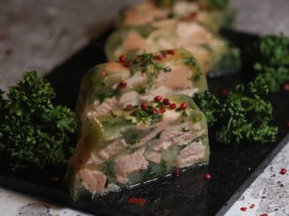 Persillé de saumon en gelée de légumes bio