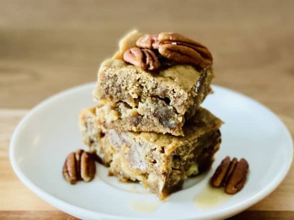 Blondie au tahini et pacanes