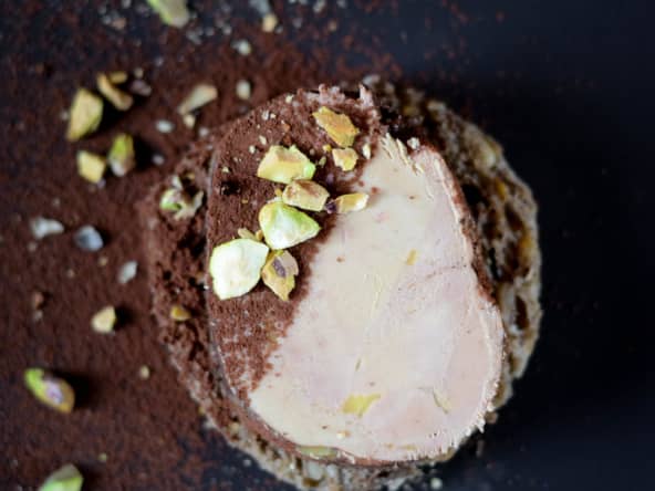 Foie gras au torchon au cacao et armagnac pour les fêtes
